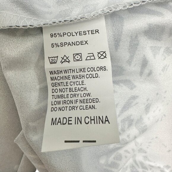 Snowflake Print Womens Top fits like 3XL US Black White LS V-Neck Poly Spandex - Picture 7 of 8